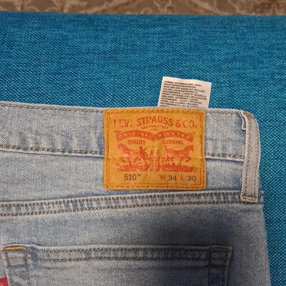 Men Levi's Blue Straight Jeans Classic Denim 510.  W34 L30 - Picture 2 of 5